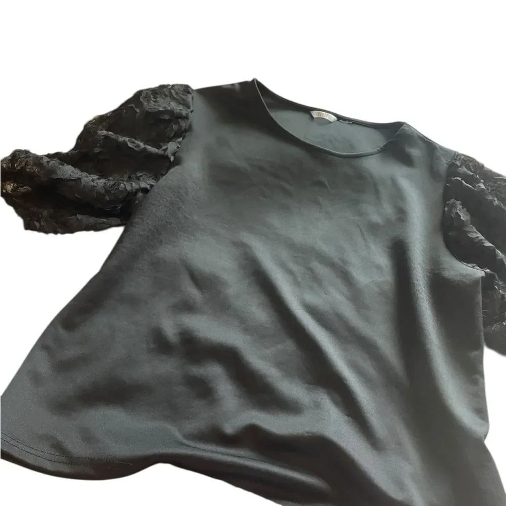 Kactus size large Black Puff Sleeve Women's Top - Elegant Textured Sleeves